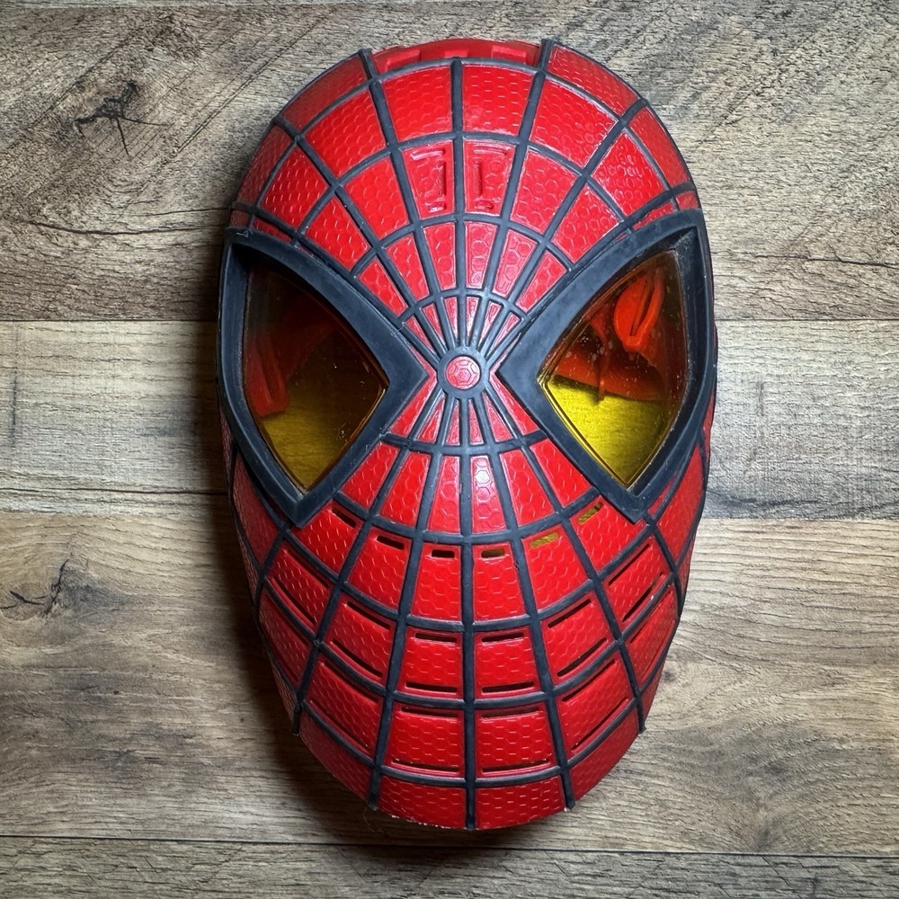 Amazing Spiderman Hasbro Marvel 2012 Lights Talking Mask Only Costume